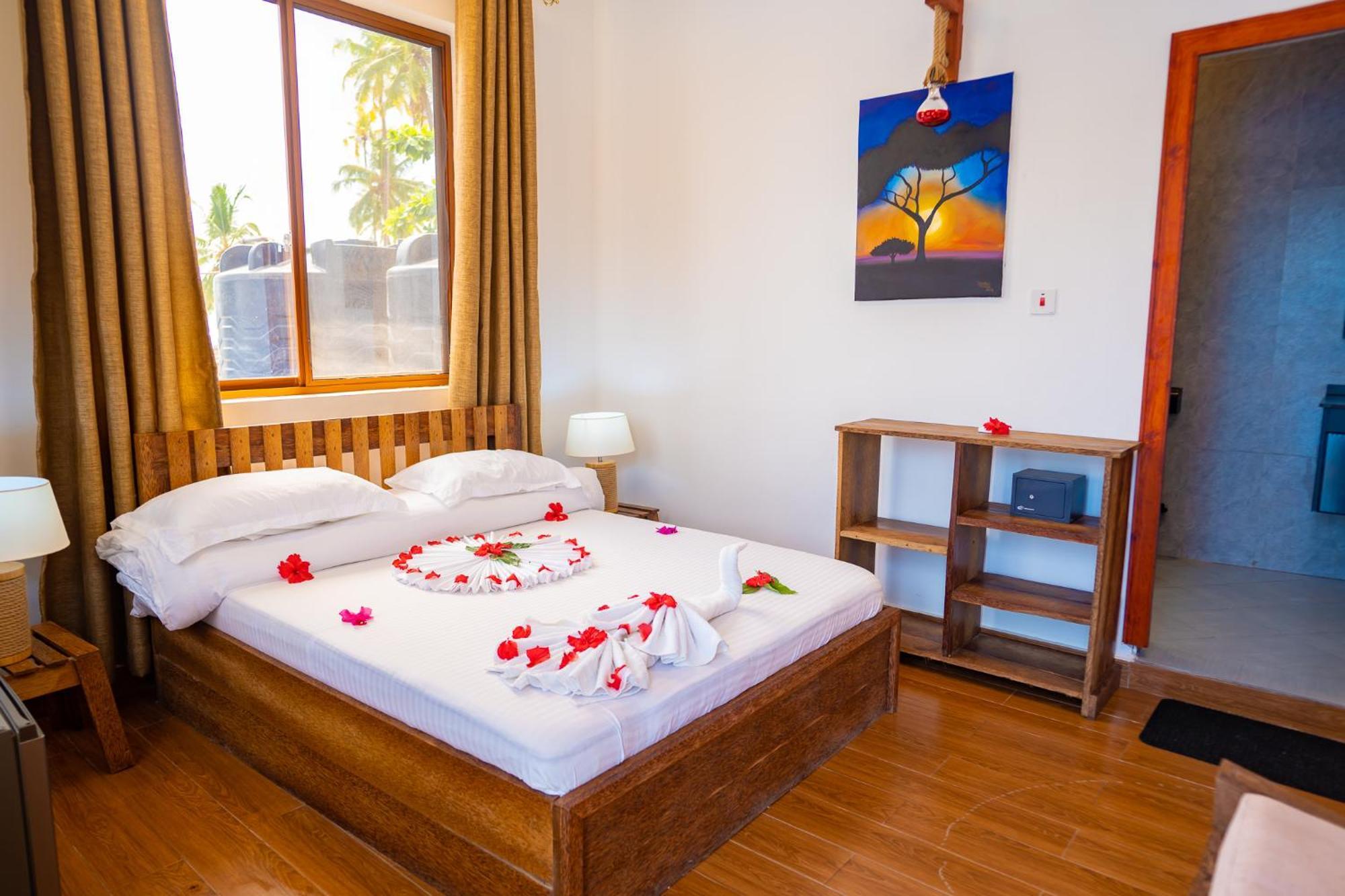 Aurora Beach Hotel Нунгви Экстерьер фото