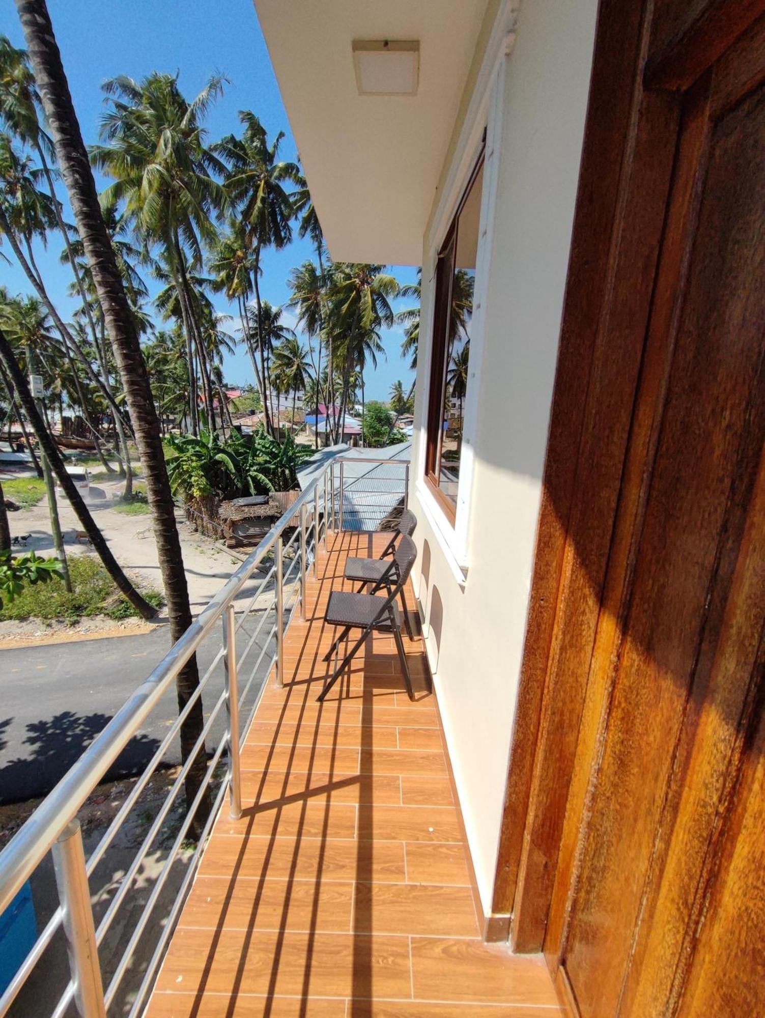 Aurora Beach Hotel Нунгви Экстерьер фото